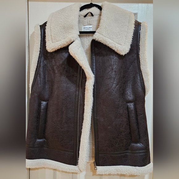 Offline by Aerie Faux Leather Sherpa Teddy Vest. Size M, Fits L. - Picture 4 of 8
